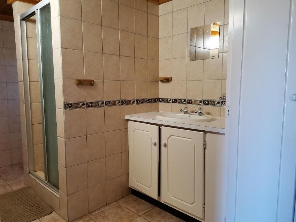 Standard Quadruple Room room - Image 2
