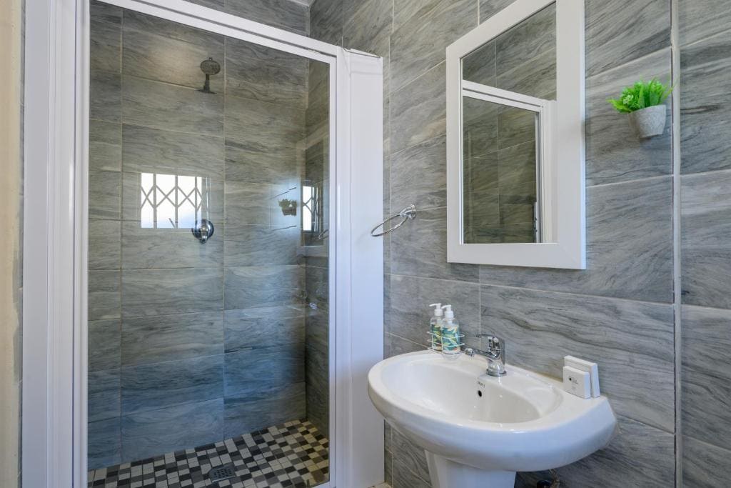 Double or Twin Room with Private Bathroom room - Image 3