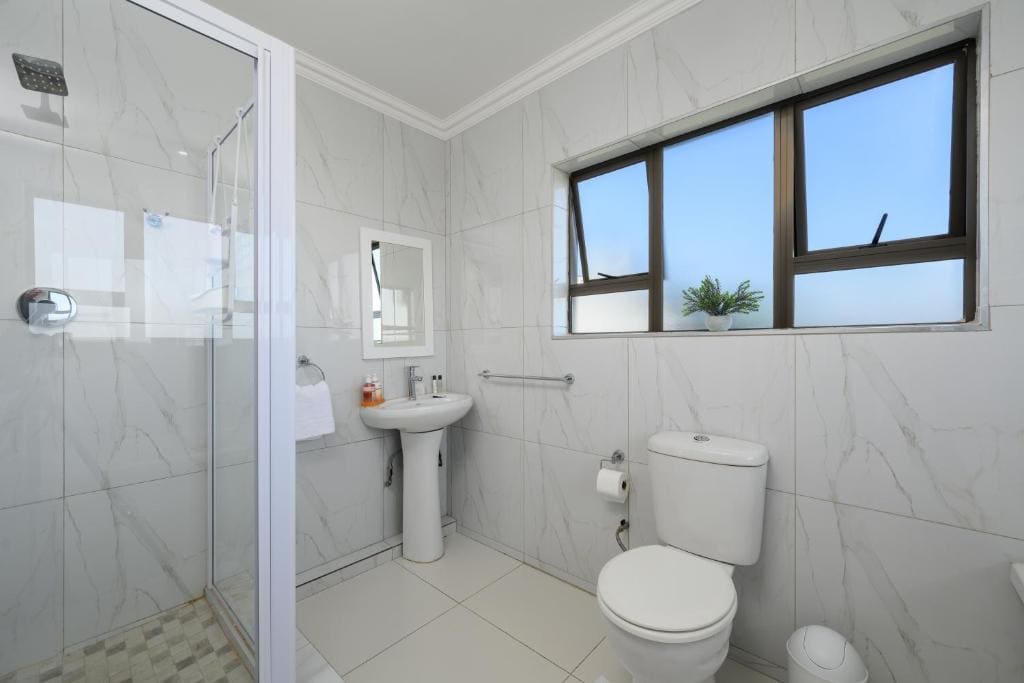 King Suite with Sea View room - Image 2