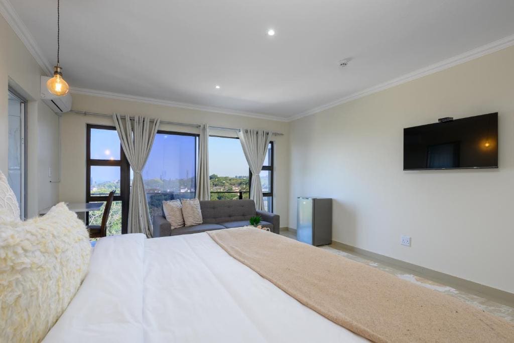 King Suite with Sea View room - Image 1