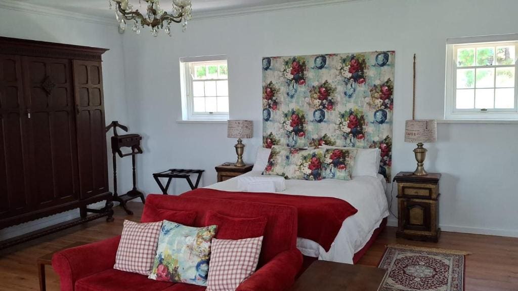 Willie's Cottage room - Image 2