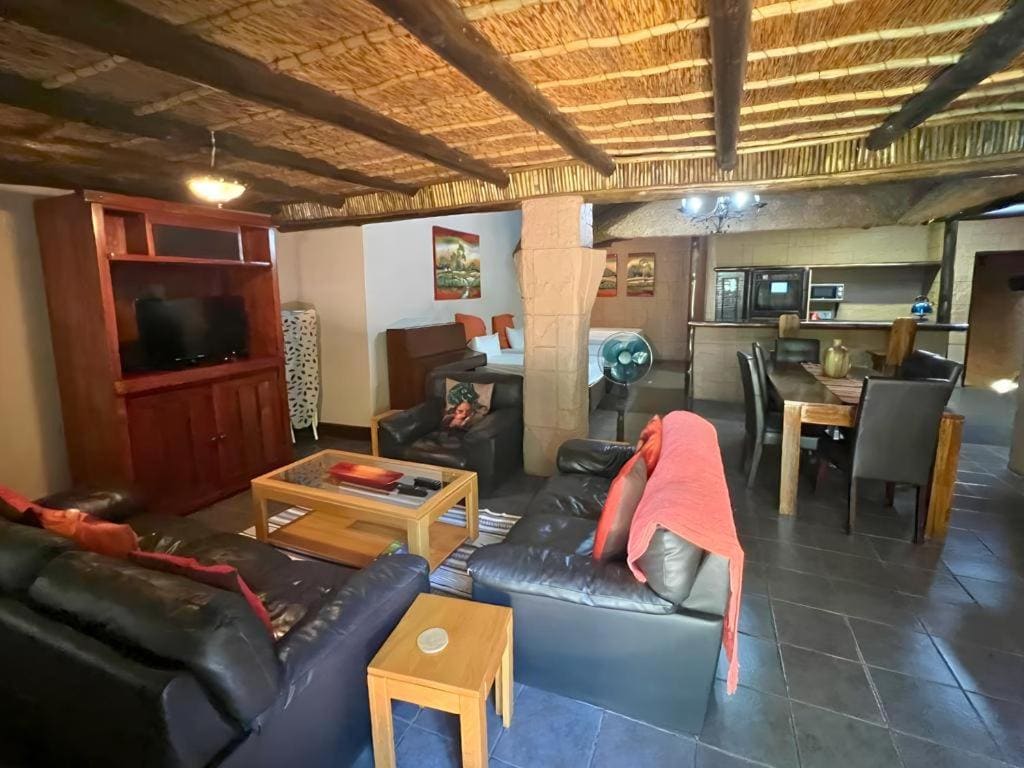 Luxury Cottage room - Image 2