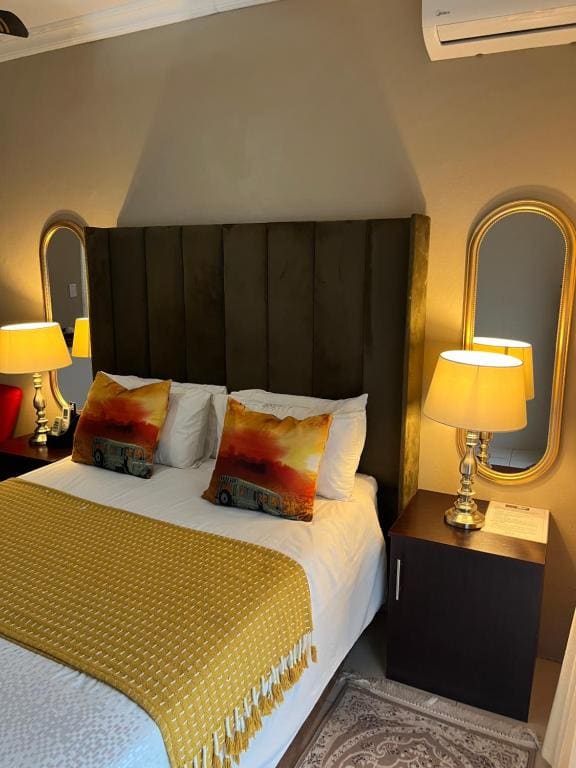 Deluxe Room room - Image 2