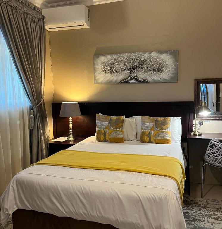 Double Room with Patio room - Image 3