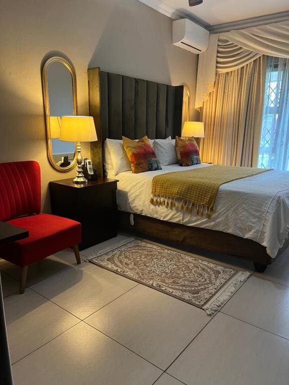 Deluxe Room room - Image 1