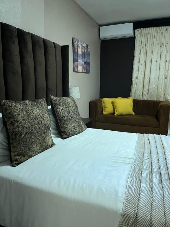Double Room with Patio room - Image 2