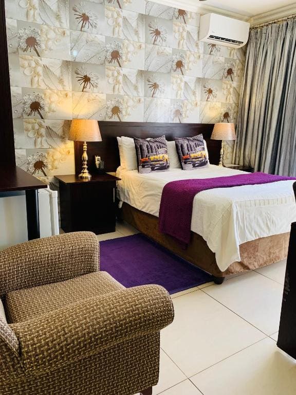 Deluxe Room room - Image 3