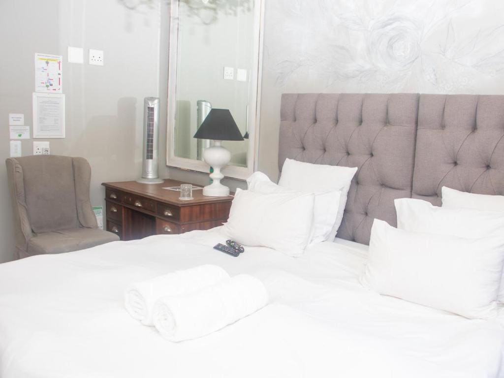Executive King Room room - Image 2