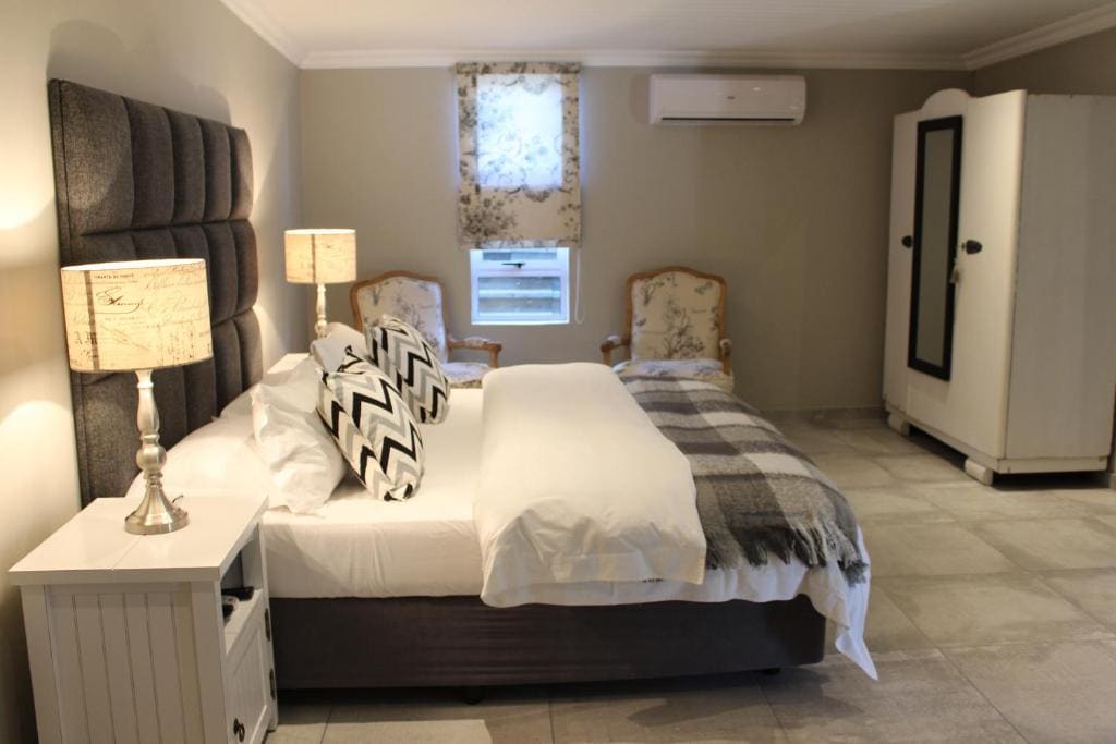 Deluxe King Room room - Image 3