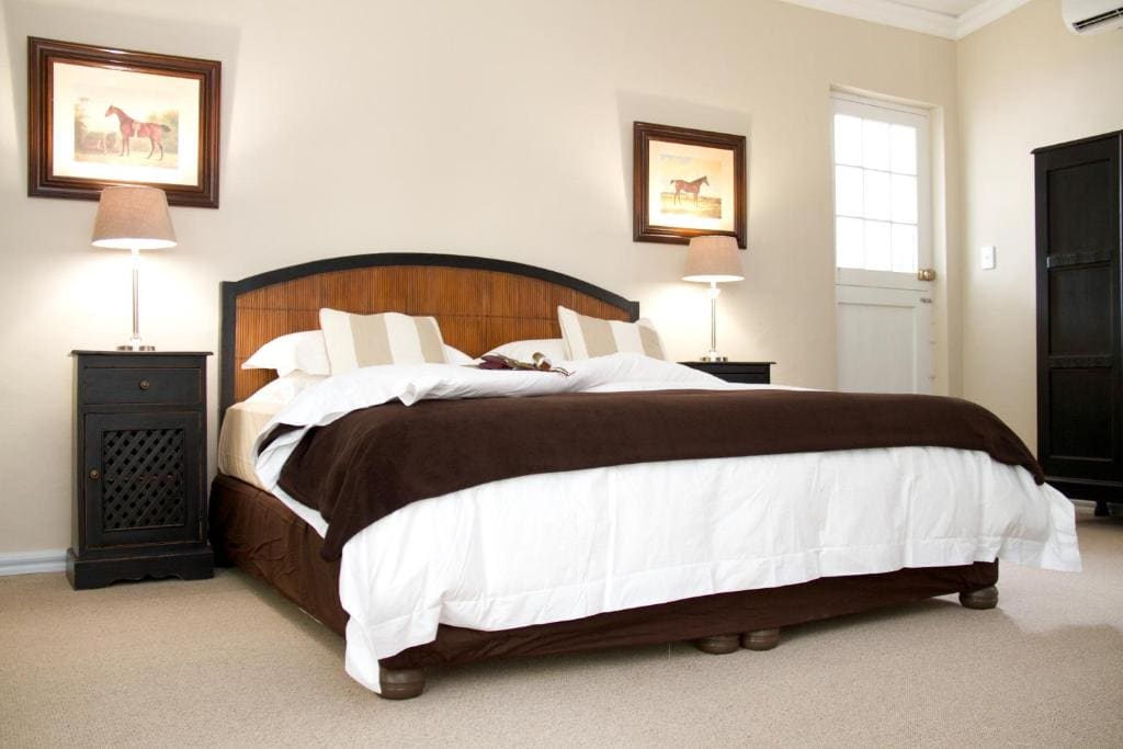 Deluxe King Room room - Image 2
