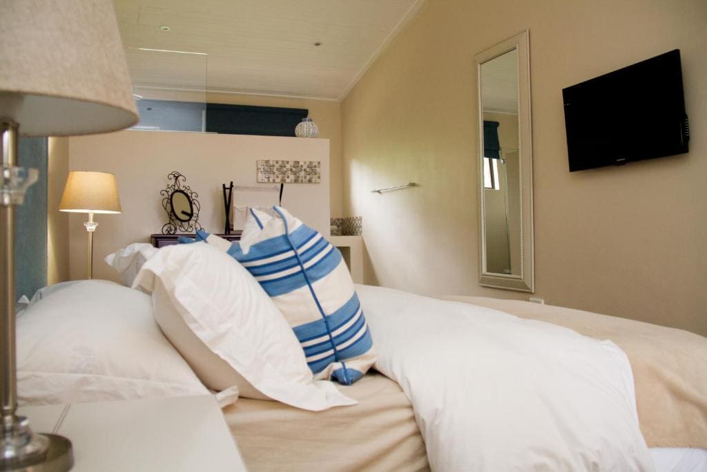 Double Room with Private Bathroom room - Image 3
