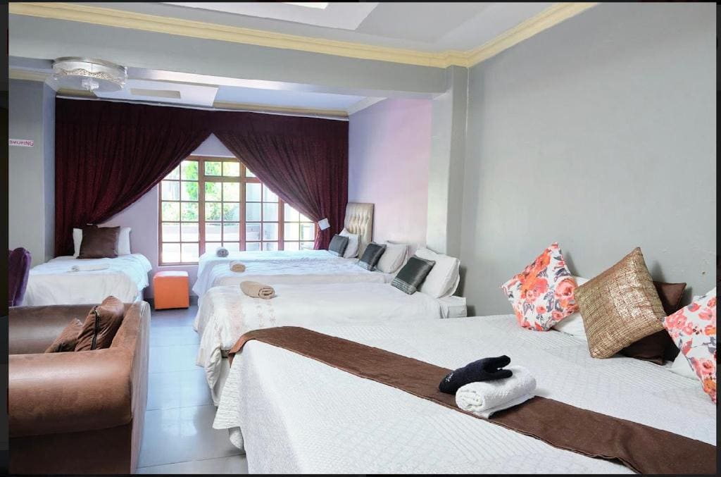 Quadruple Room - Disability Access room - Image 3