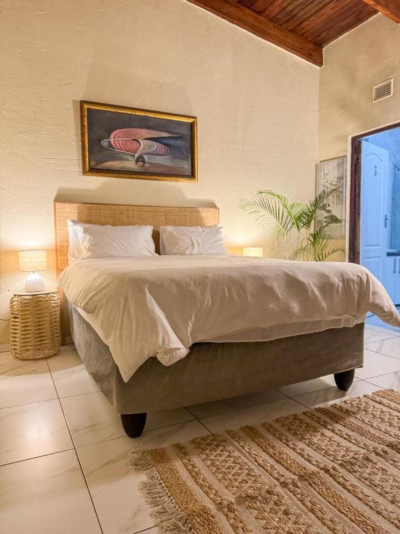 Double Room with Garden View room - Image 2