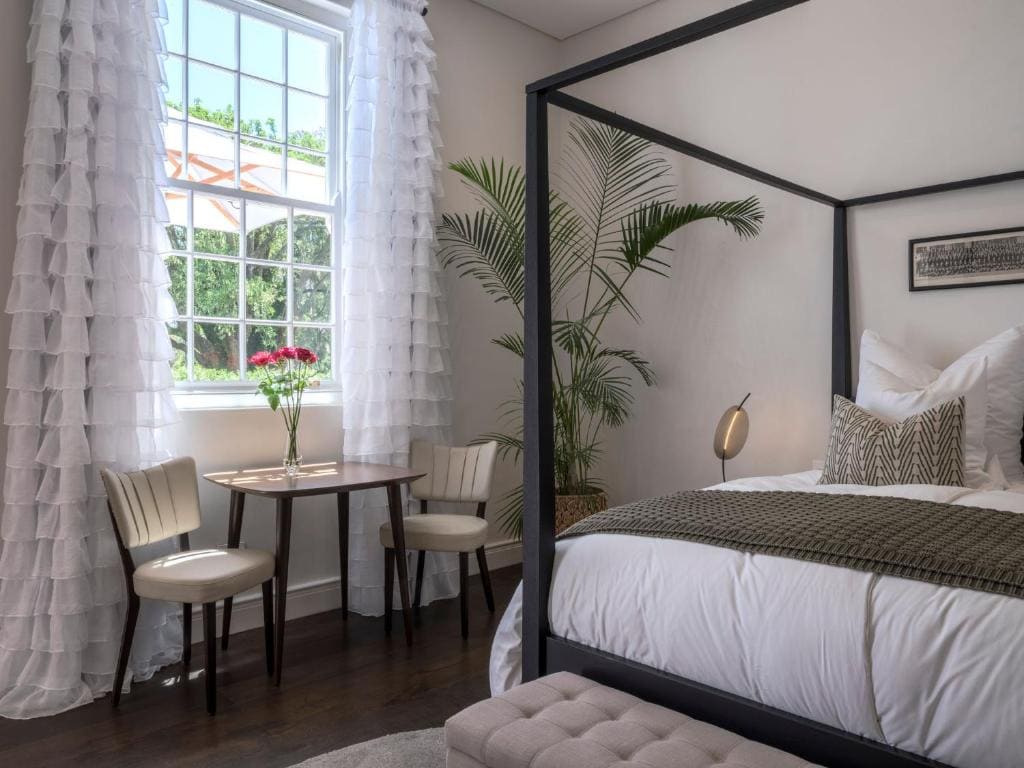 Double Room with Pool View room - Image 1