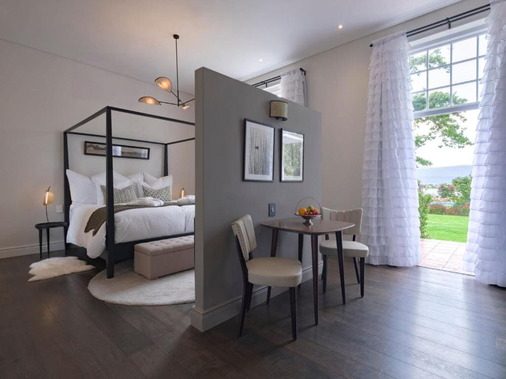 Suite with Pool View room - Image 2