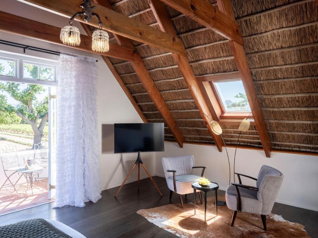 Double Room with Mountain View room - Image 2