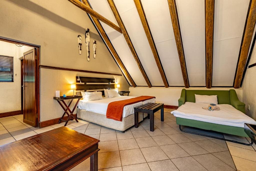 Deluxe Triple Room room - Image 1