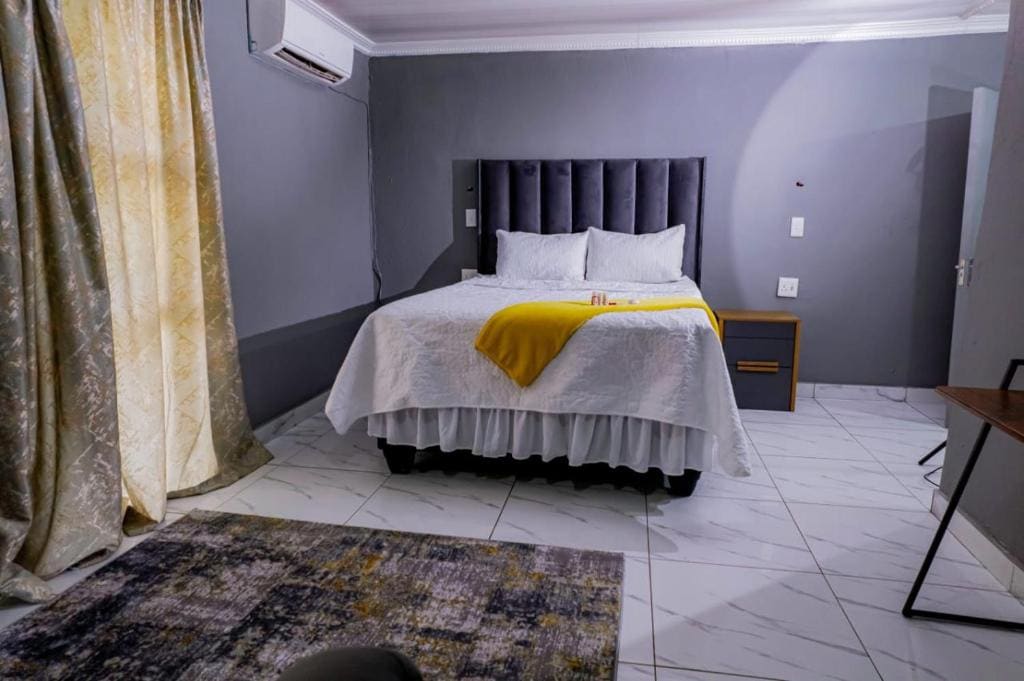 Deluxe Room room - Image 1