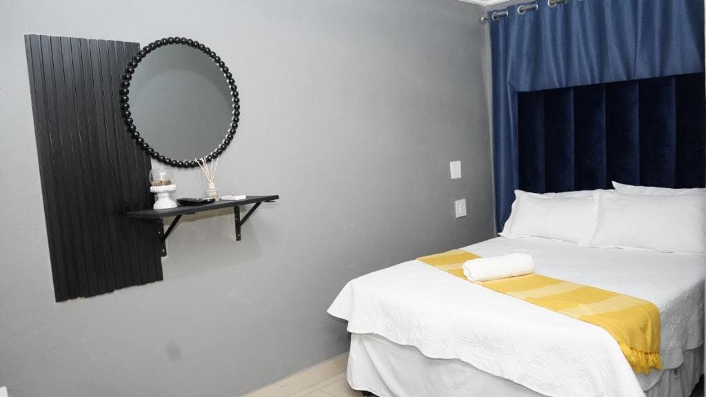 Deluxe Double Room (2 Adults + 1 Child) room - Image 2