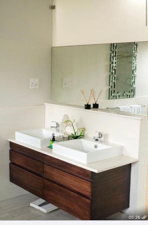 Double Room with Private External Bathroom room - Image 2