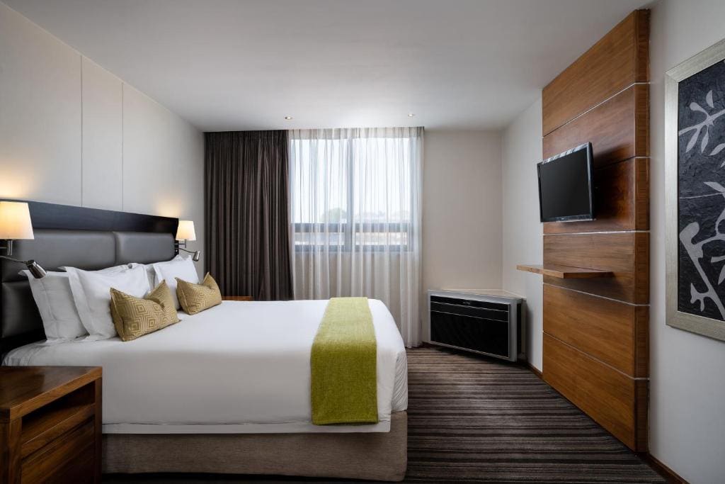 Standard Room with Queen Bed room - Image 2