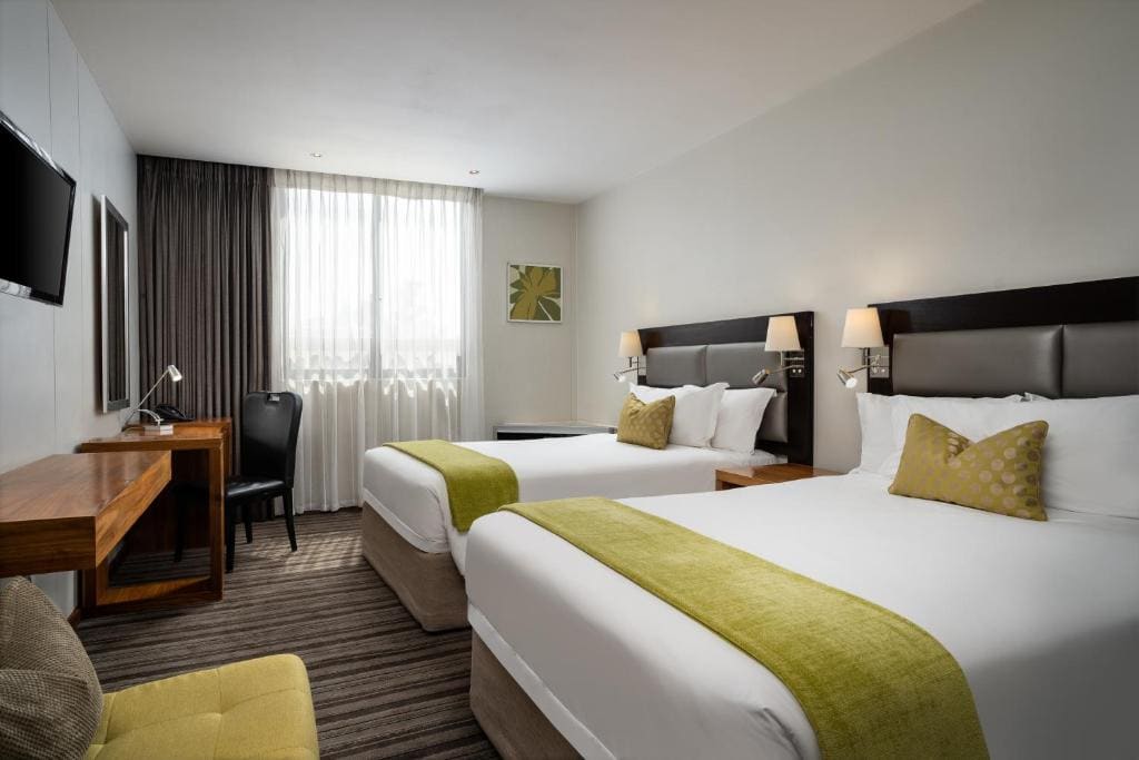 Executive Room with King Bed room - Image 2