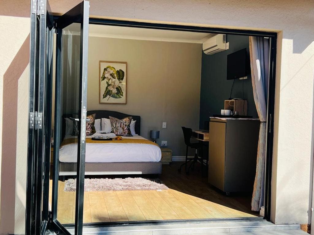 Superior Double Room room - Image 2