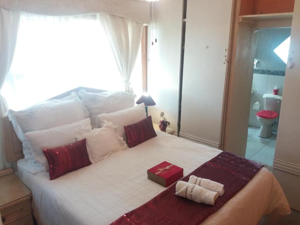 Deluxe Double Room with Shower room - Image 1