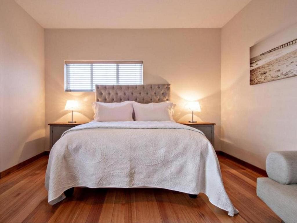King Room with Balcony room - Image 1