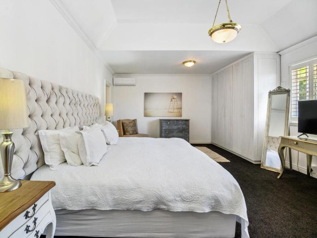 King Room with Mountain View room - Image 3