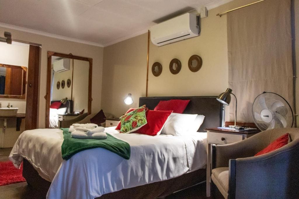 Standard Family Room room - Image 3