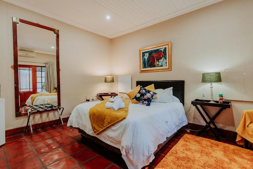 Comfort Queen Room room - Image 1