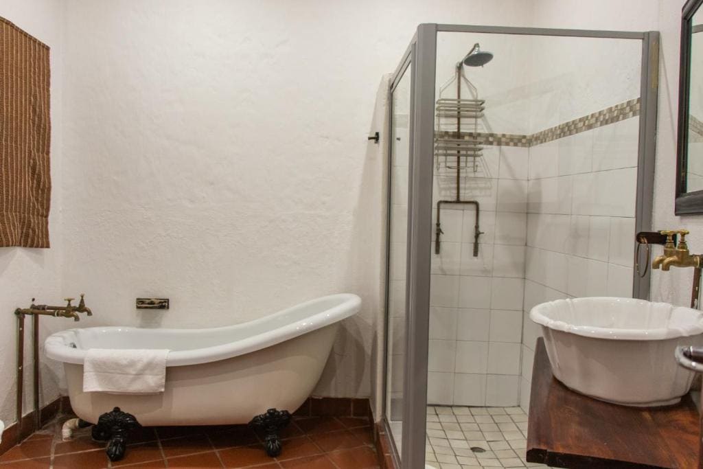 Comfort Queen Room room - Image 2
