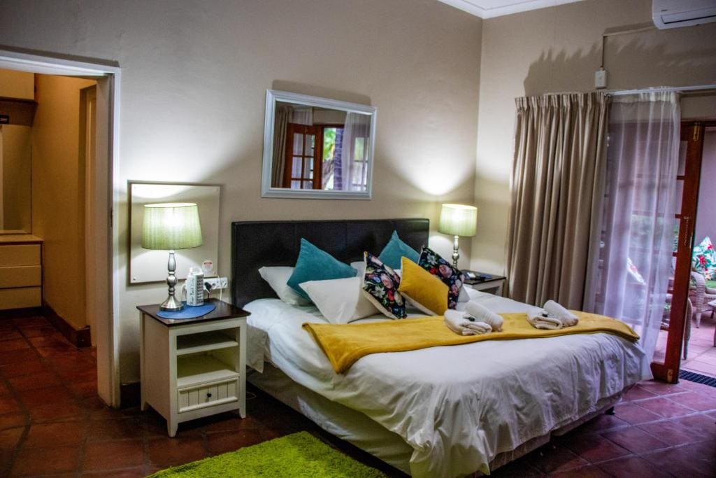 Standard Family Room room - Image 1