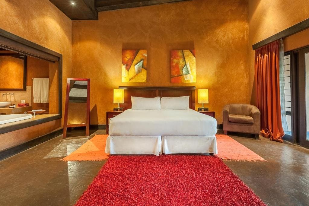 Deluxe Junior Suite room - Image 2