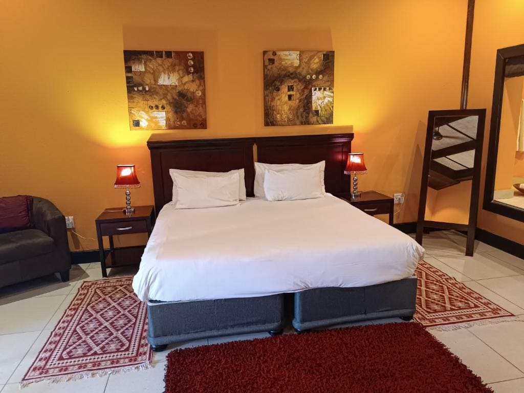Deluxe Junior Suite room - Image 3