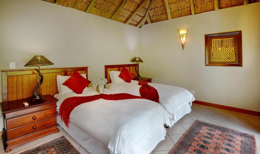 Two Bedroom Suite - Full Board & 2 Game Drives room - Image 2