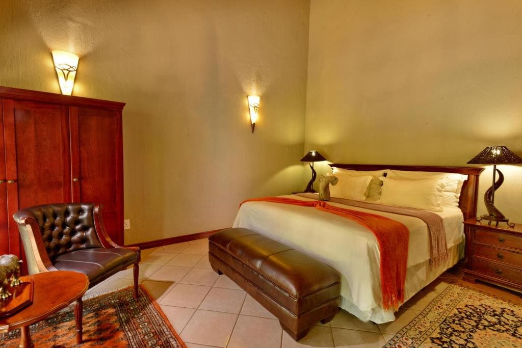 Two Bedroom Suite - Full Board & 2 Game Drives room - Image 1