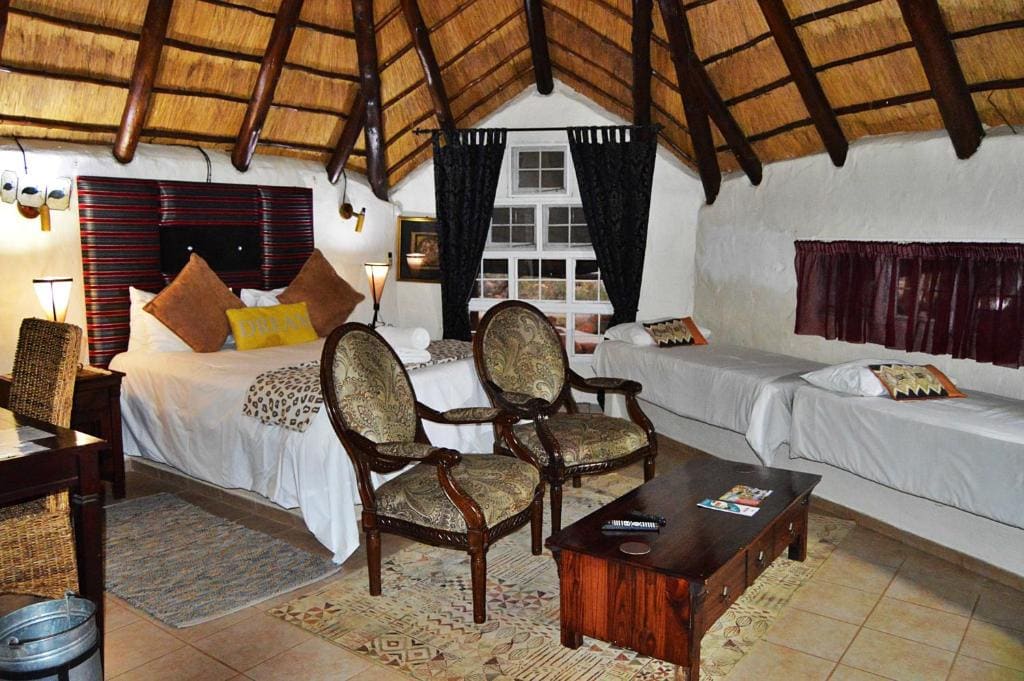 Family Room with Balcony room - Image 1