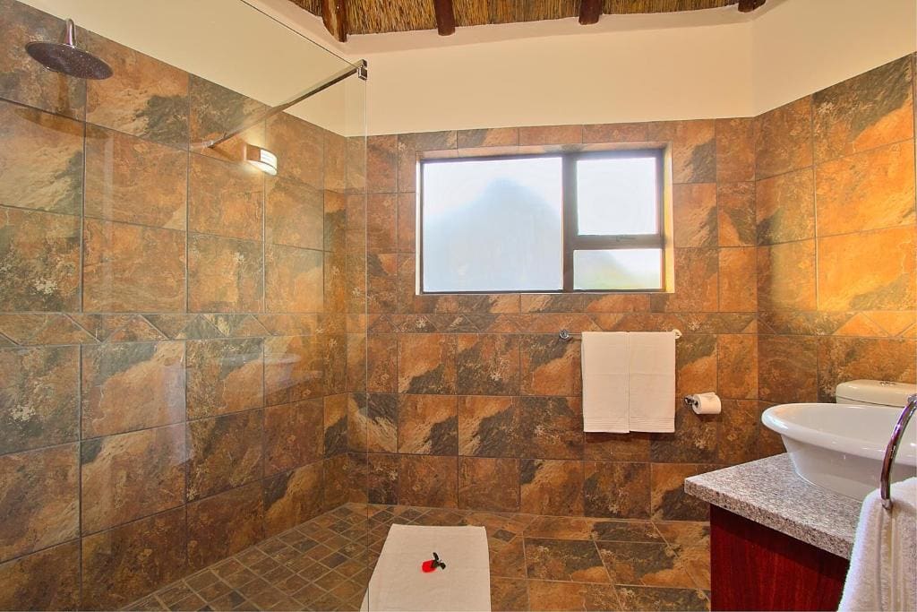 Swazi Experience Villa room - Image 1