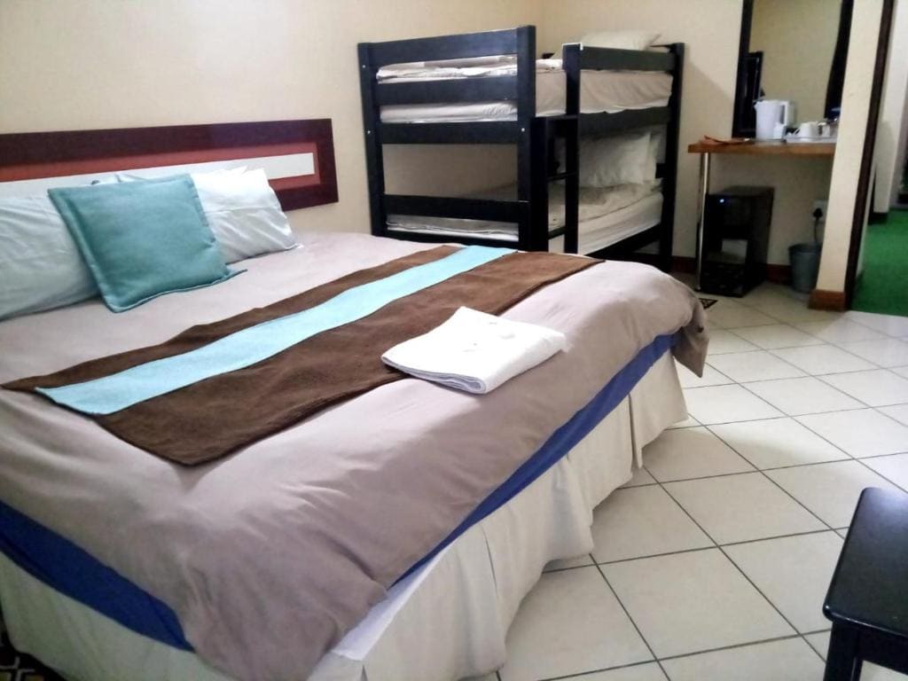 Quadruple Room room - Image 1