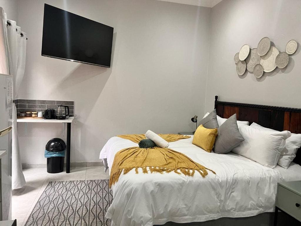 Luxury Triple Room room - Image 2