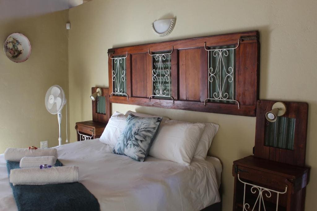 Two-Bedroom House room - Image 2