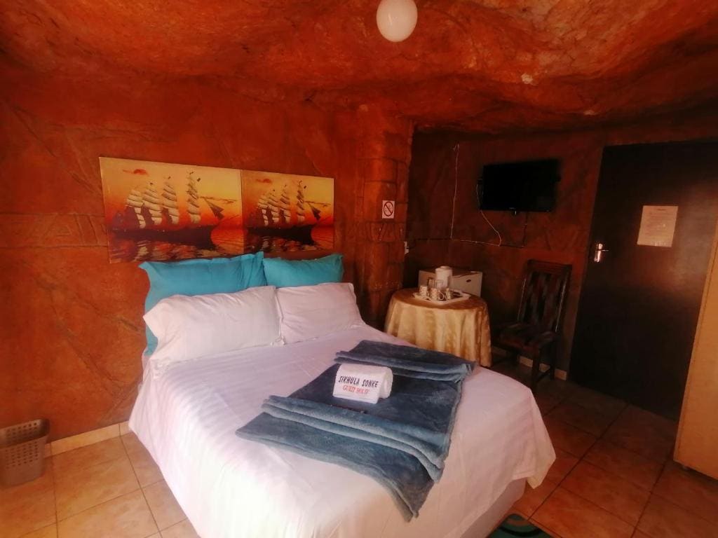 Deluxe Double Room with Castle View room - Image 3