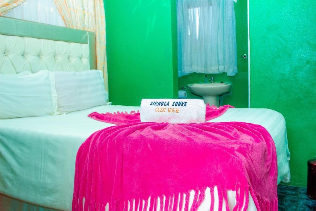 Economy Double Room room - Image 2