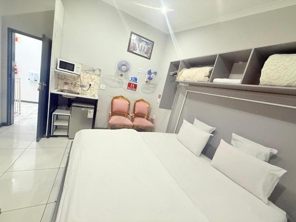Superior Queen Room room - Image 3