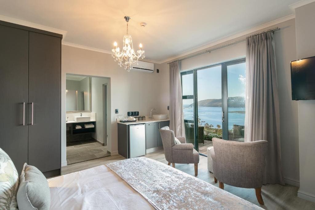 Double Room with Balcony room - Image 2