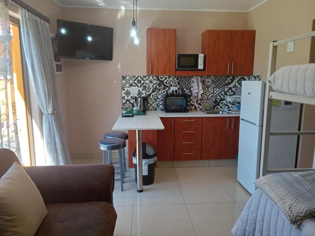 Deluxe Family Room room - Image 3