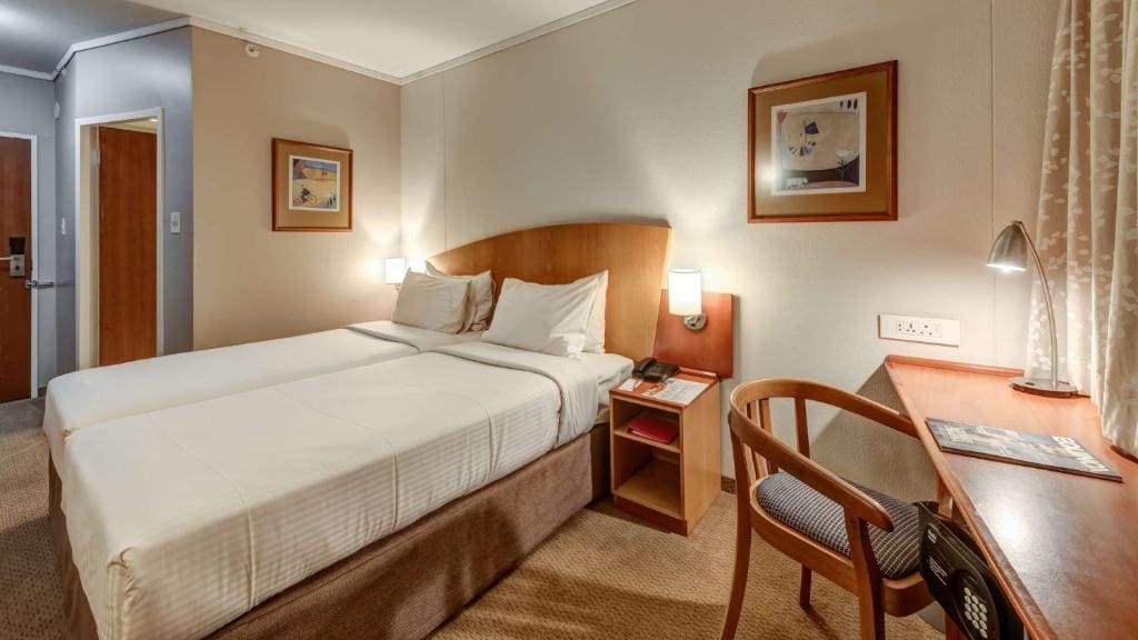 Standard Twin Beds Smoking room - Image 1