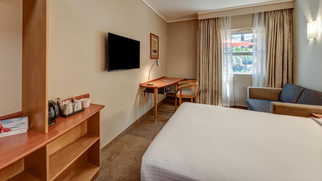 Standard Double Room with Sleeper Couch Smoking room - Image 3